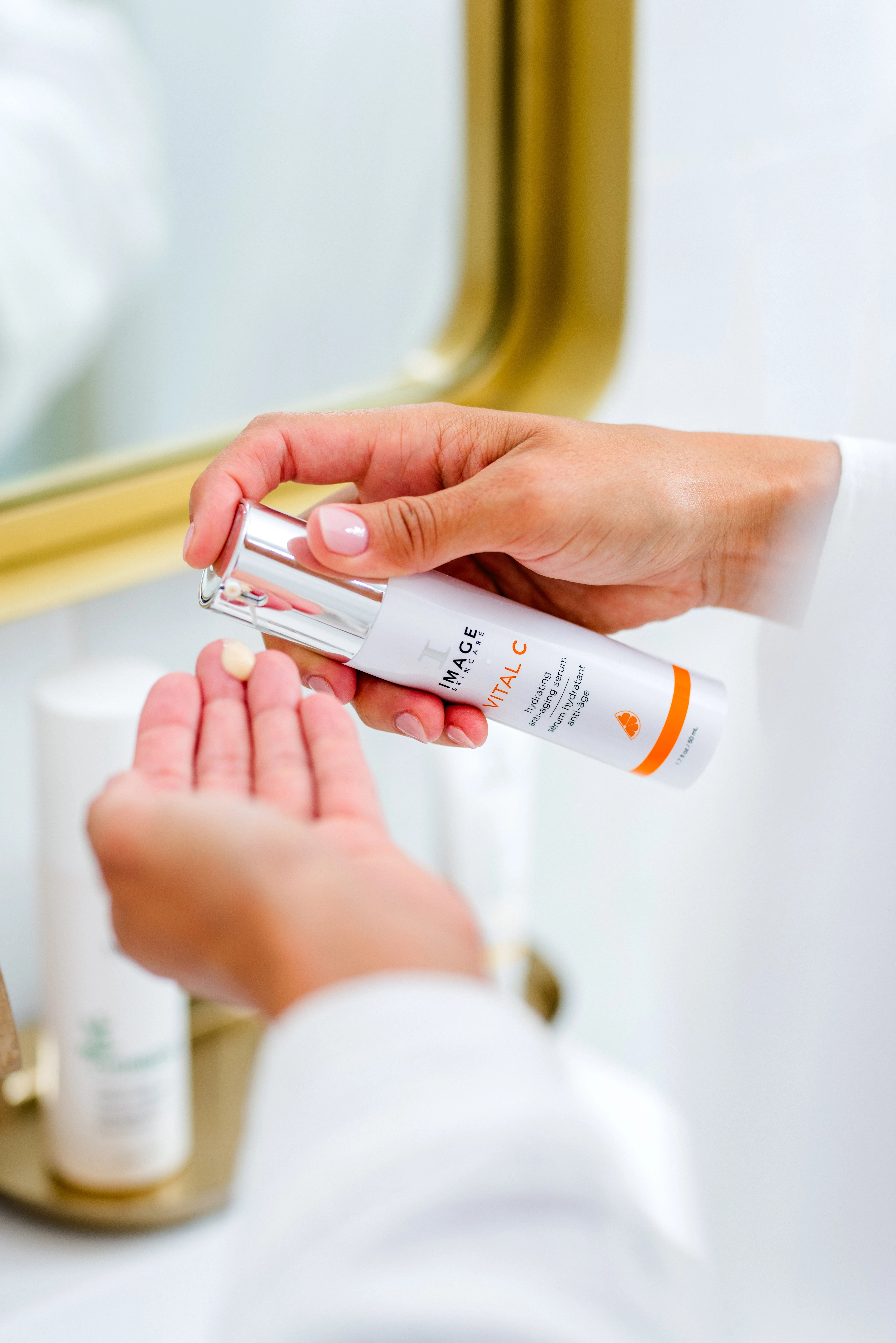 سيروم فيتال سي المرطّب لتقليل علامات التقدّم في السن