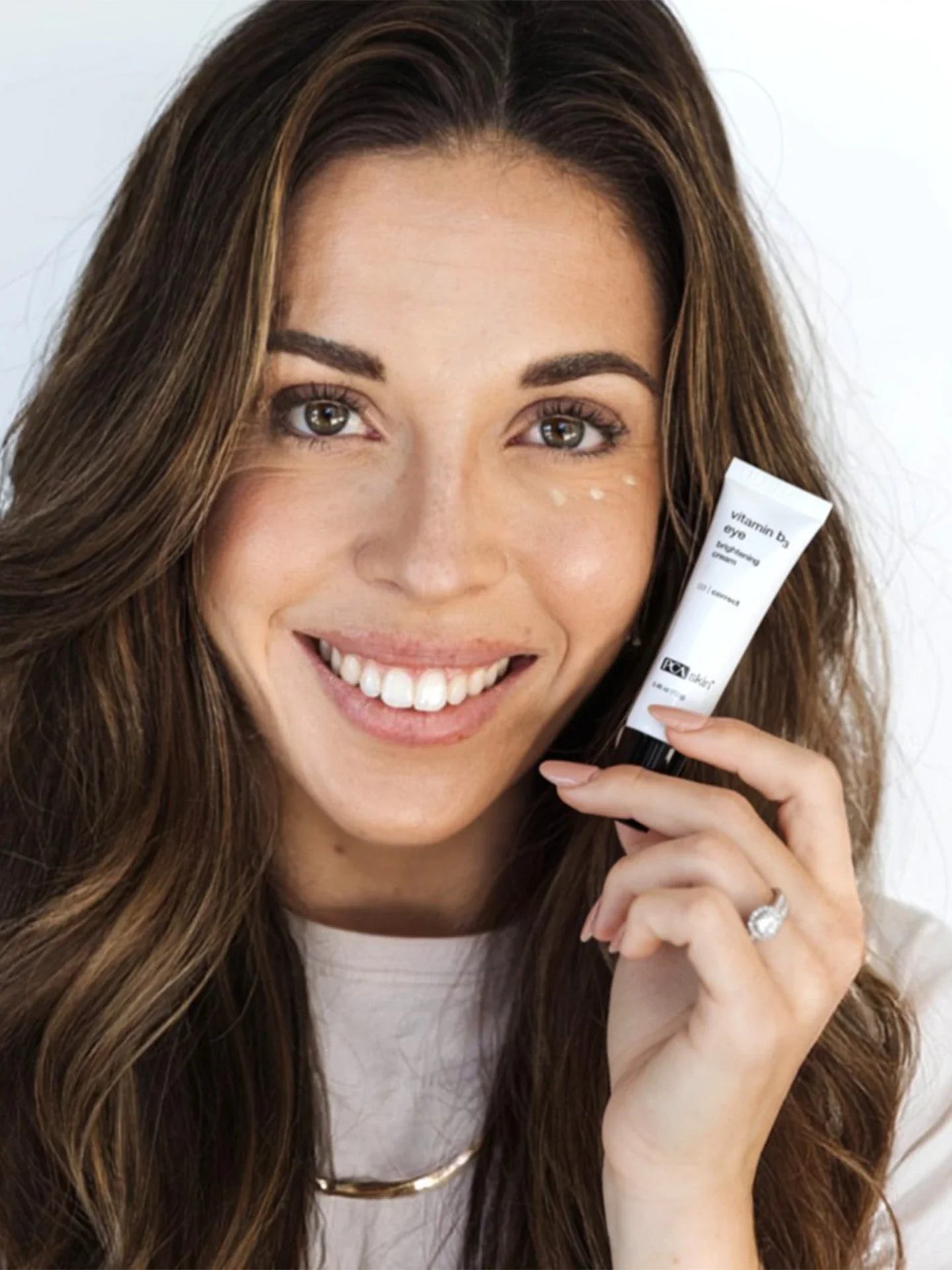 كريم التفتيح لاسفل العين بفيتامين ب3 Vitamin B3 Eye Brightening Cream