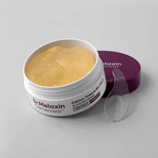 Calcium eye patches reduce puffiness and provide immediate hydration.