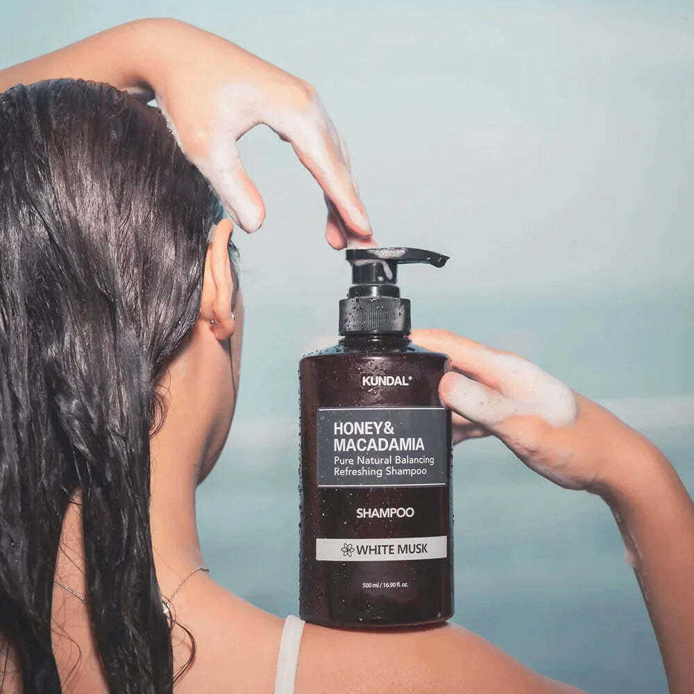 HONEY & MACADAMIA NATURE SHAMPOO WHITE MUSK 500ml - شامبو العسل والمكاديميا الطبيعي – وايت مسك 500 مل