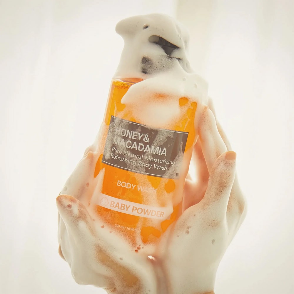 HONEY & MACADAMIA PURE BODY WASH BABY POWDER 500ml - غسول جسم بالعسل والمكاديميا – بيبي باودر 500 مل